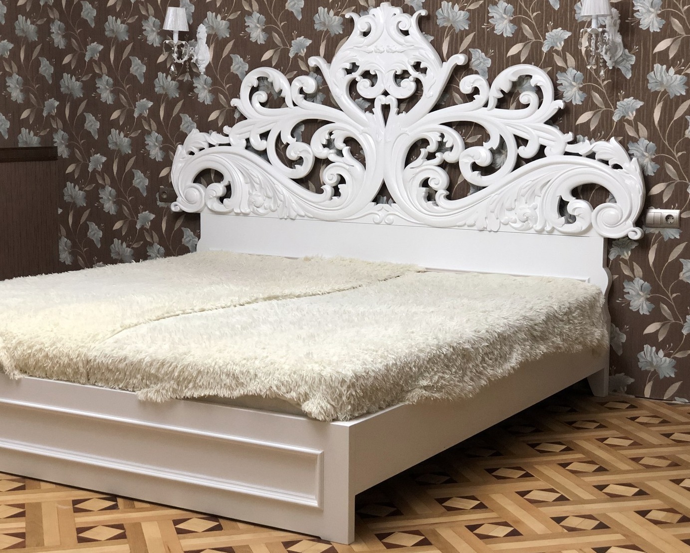 кровати из массива дерева от производителя Tomikdecor кровати из массива дерева